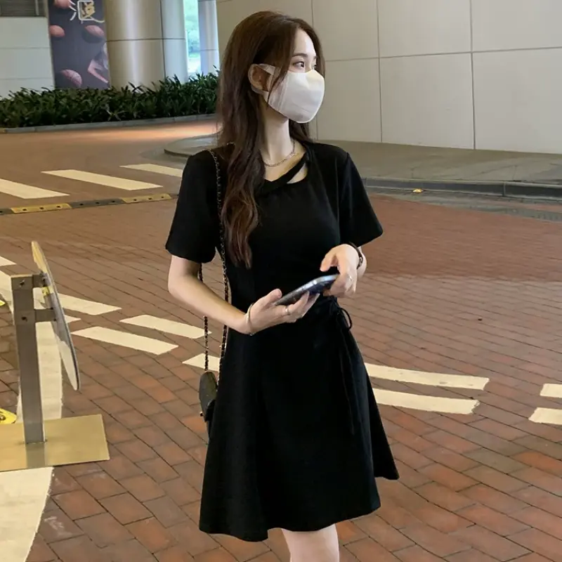 Black dress for women 2024 summer new style small drawstring slimming temperament slim Hepburn style short skirt